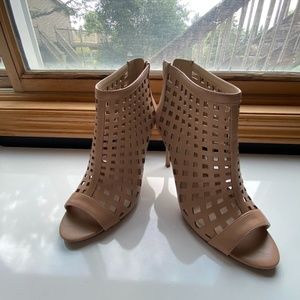 Charles By Charles Daviid Heels